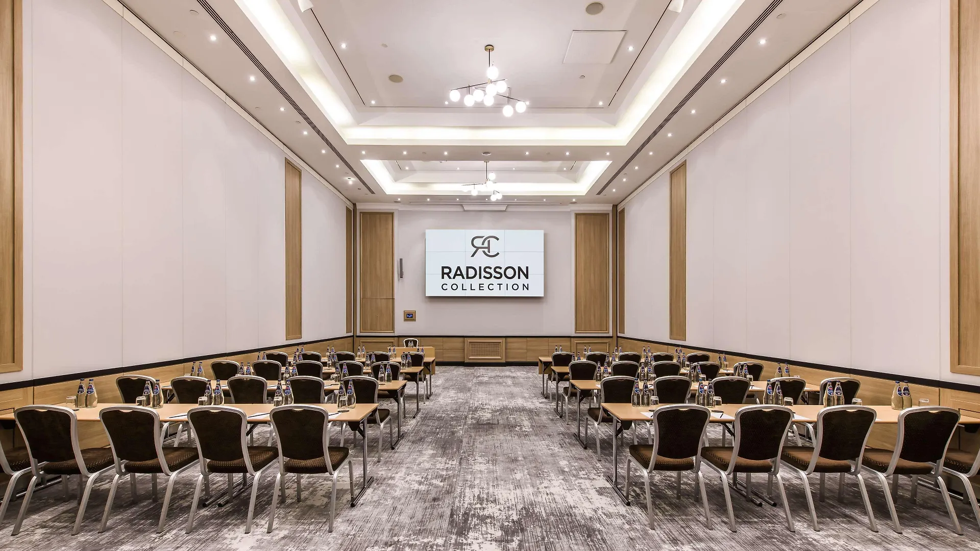 Radisson Collection Hotel, Varšava Hotel