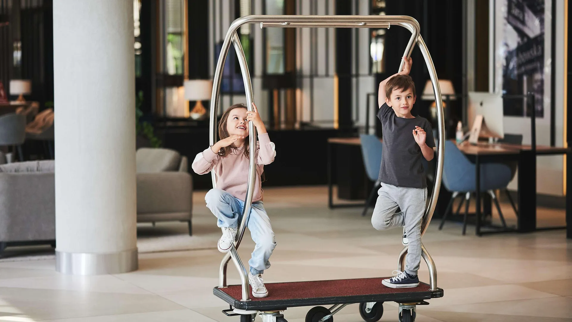 Radisson Collection Hotel, Varsovia 5*,