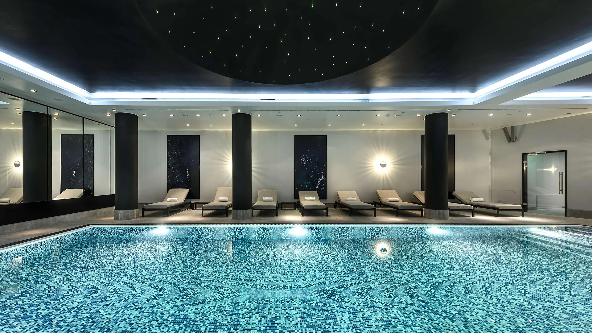 Radisson Collection Hotel, Varsovia 5*,